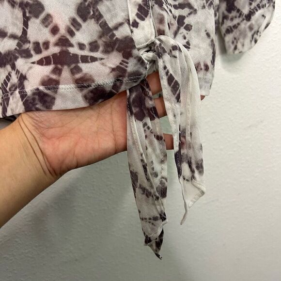 Chico’s Gray White Shibori Spot Tie-Front Sheer Shirt Mesh Women's Size 1 (M) - Picture 5 of 15